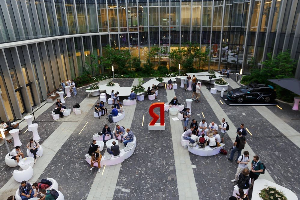 InBetween 2025:      ,          