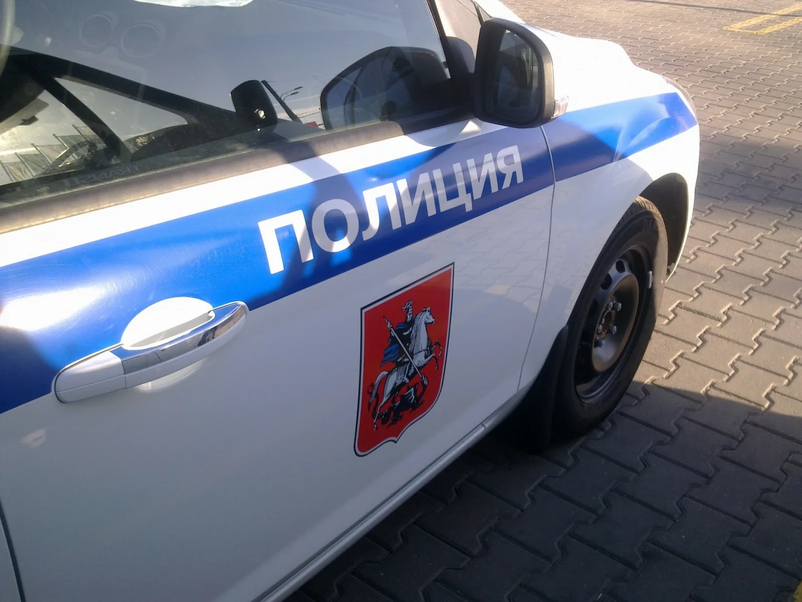Четверо мужчин ограбили жителя Подмосковья на 7,5 млн руб. в ресторане на востоке Москвы