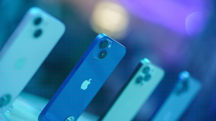 Apple ������� �� ����� 1,5 ��� iPhone ��-�� ������ ��� � ���