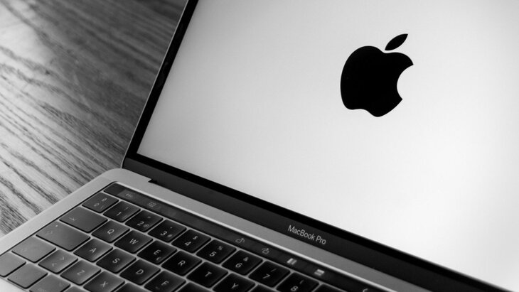 Apple �������� ������ � iPhone, ��-�� ������� ����� "������" ������������ ��� "�����"