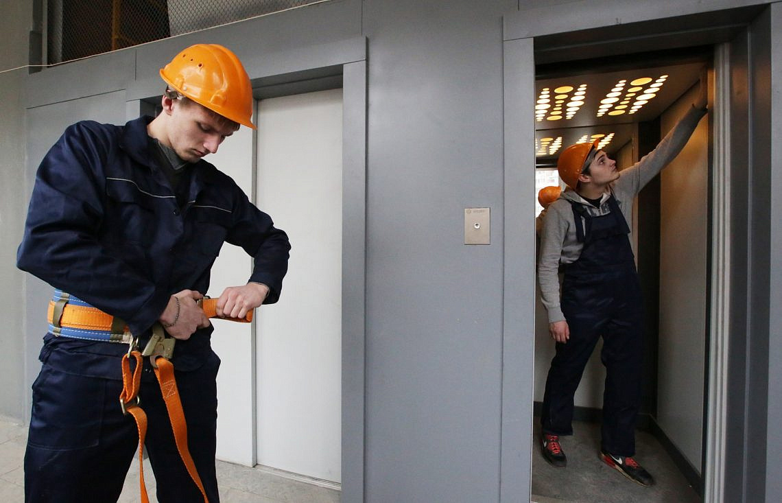 100 лифтов будут отремонтированы в ближайшее время в домах в районе Соколиная гора