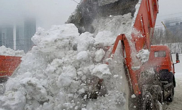 Из Вешняков с начала сезона вывезли почти 4 тысячи куб метров снега