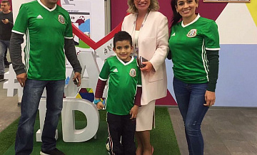 Депутат Мосгордумы Ирина Ильичева лично поздравила сборную команду Мексики с победой в матче