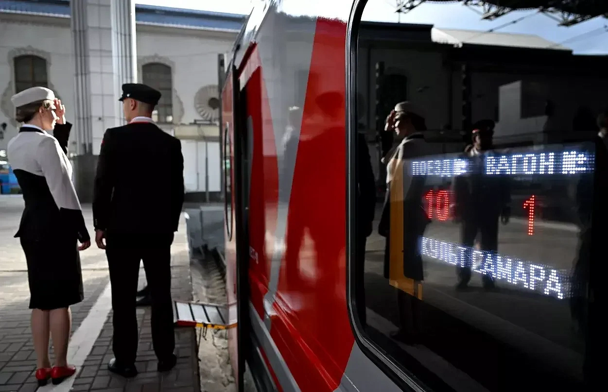 РЖД планируют запустить роботов-носильщиков на вокзалах